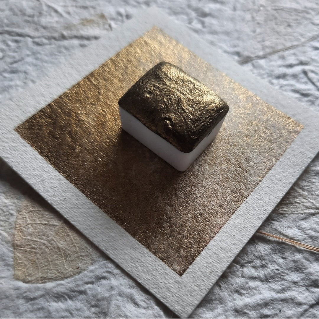 "Greenish Gold" - Synthetic Mica