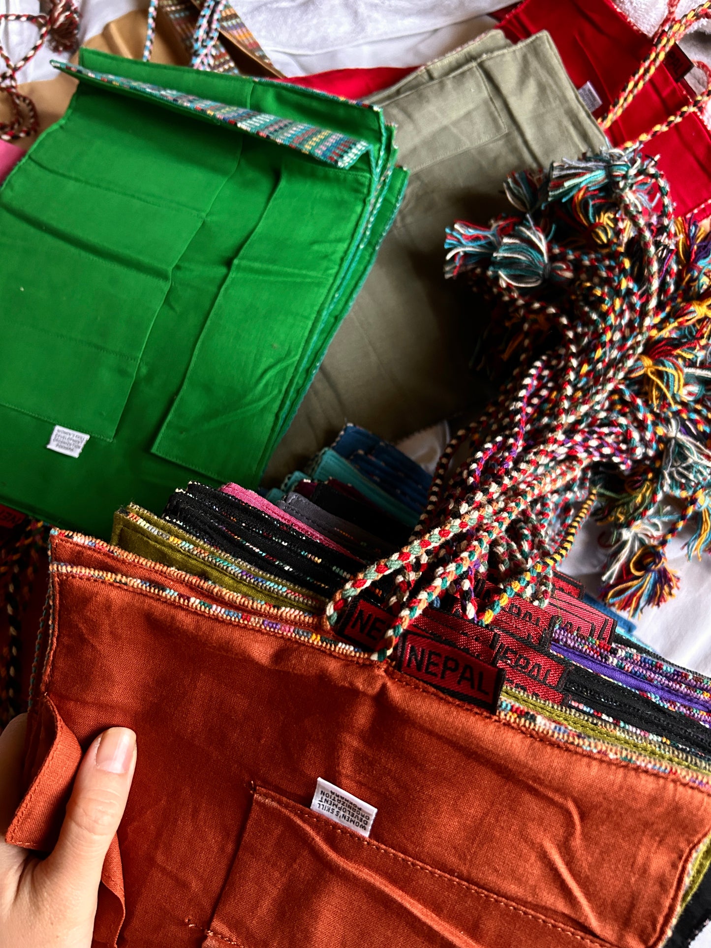 Nepali Brush Roll | Red