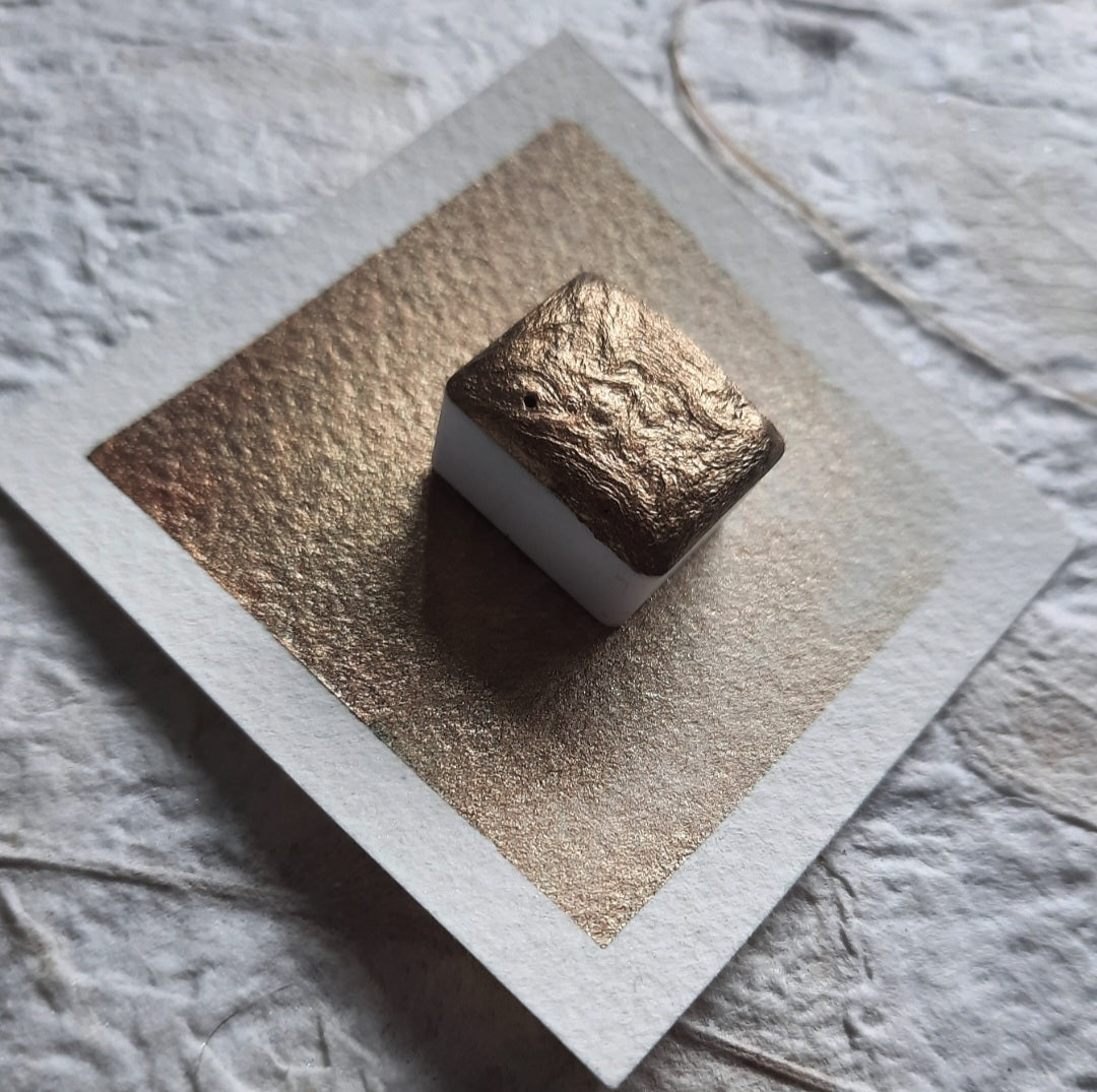 "Sandy Gold" - Synthetic Mica