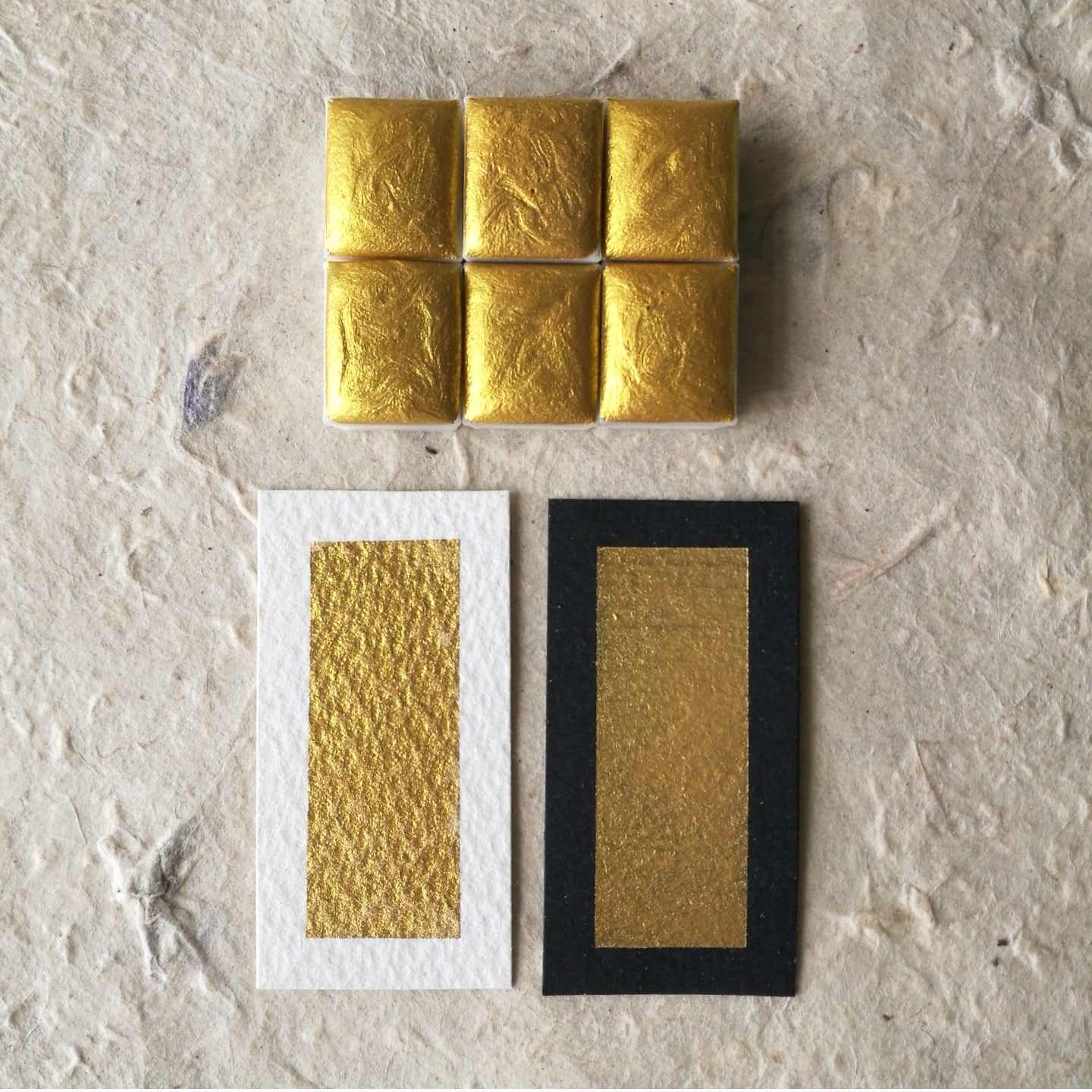 "New Moon" - Gold Synthetic Mica - Individual Pan