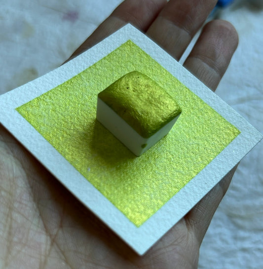 "Chartreuse Yellow" - Synthetic Mica Greenish Yellow Shimmer - Individual Pan
