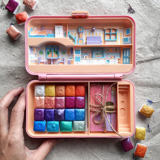 ✨Free Shipping✨Set of 19 Shimmer Watercolors in a Vintage Polly Pocket Case - Bright Colours
