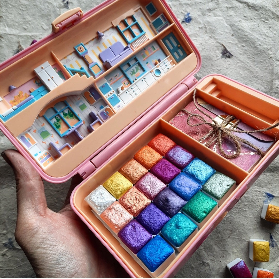 ✨Free Shipping✨Set of 19 Shimmer Watercolors in a Vintage Polly Pocket Case - Bright Colours